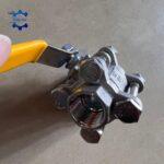 van bi inox 3 than gat tay han